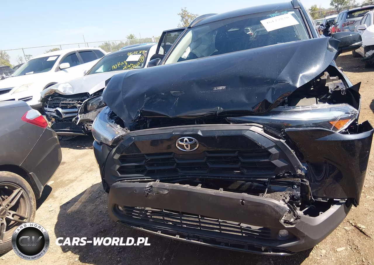 2026 Toyota Corolla Cross Xle VIN:7MUEAAAG5TV155655 - 6
