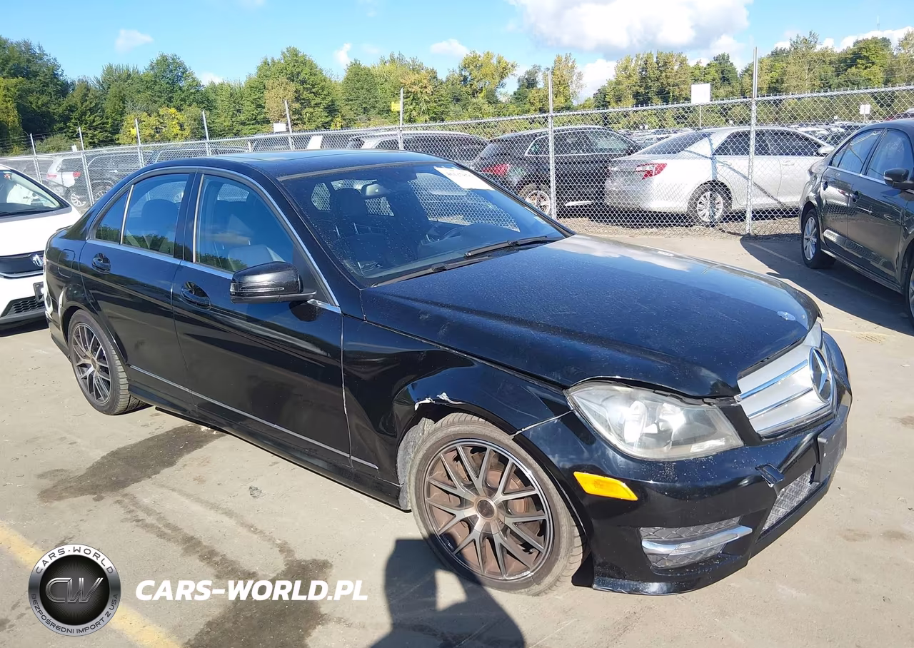 2013 Mercedes-Benz C 300 Sport 4Matic – zdjęcie 1 z 17