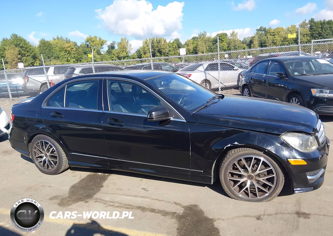 2013 Mercedes-Benz C 300 Sport 4Matic VIN:WDDGF8AB5DR279657 - 14