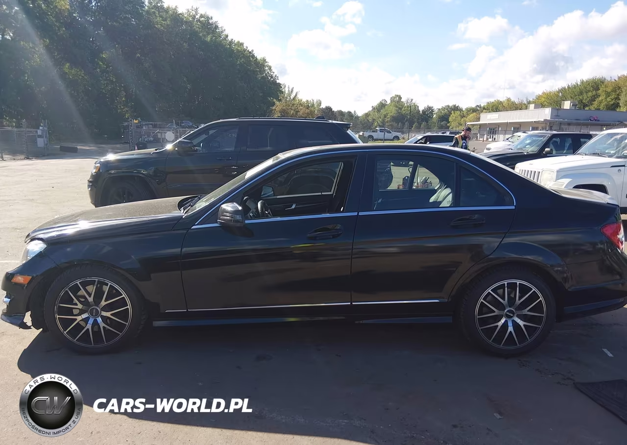 2013 Mercedes-Benz C 300 Sport 4Matic VIN:WDDGF8AB5DR279657 - 15