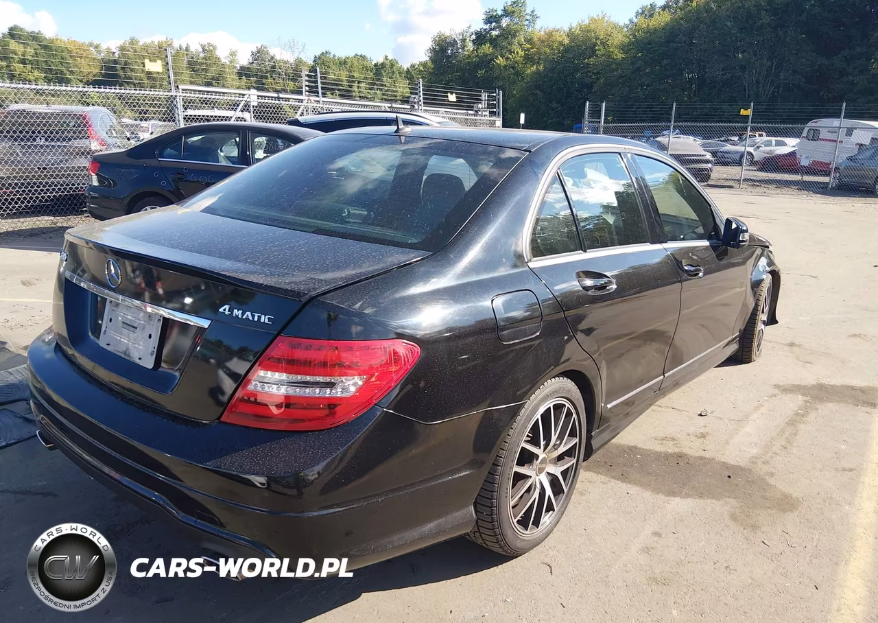 2013 Mercedes-Benz C 300 Sport 4Matic VIN:WDDGF8AB5DR279657 - 4