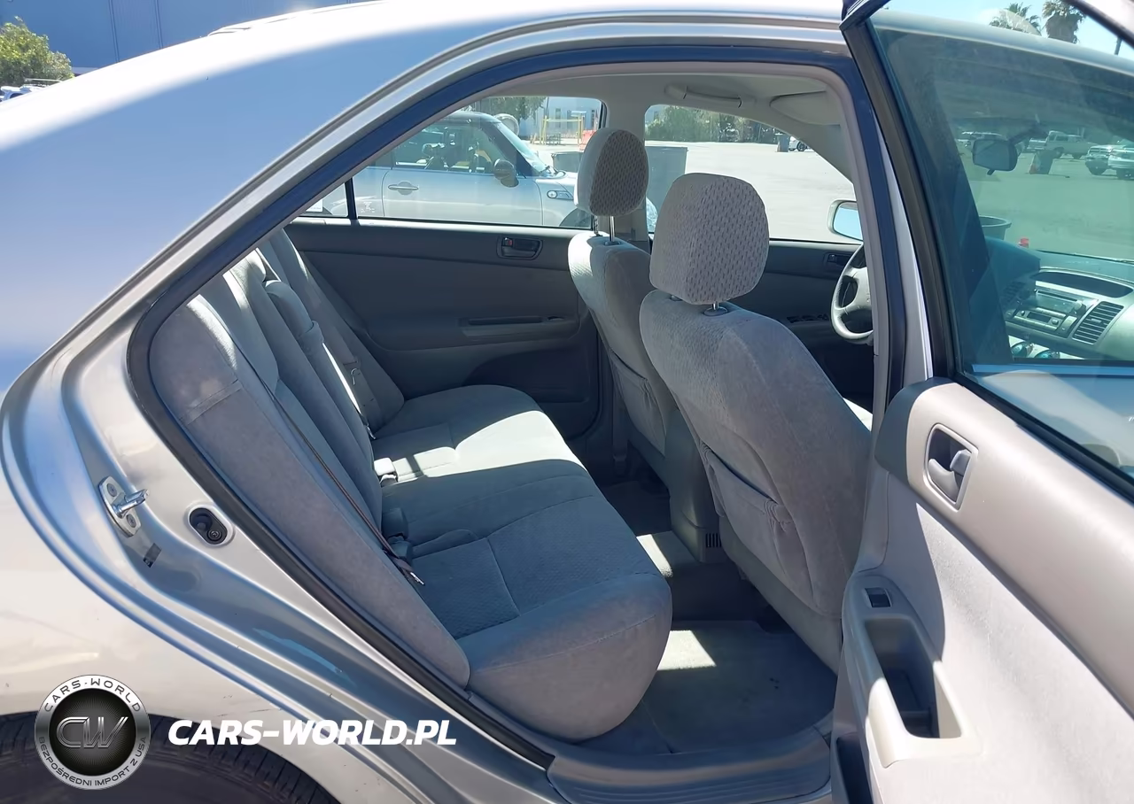 2004 Toyota Camry Le VIN:4T1BE32K64U375377 - 8