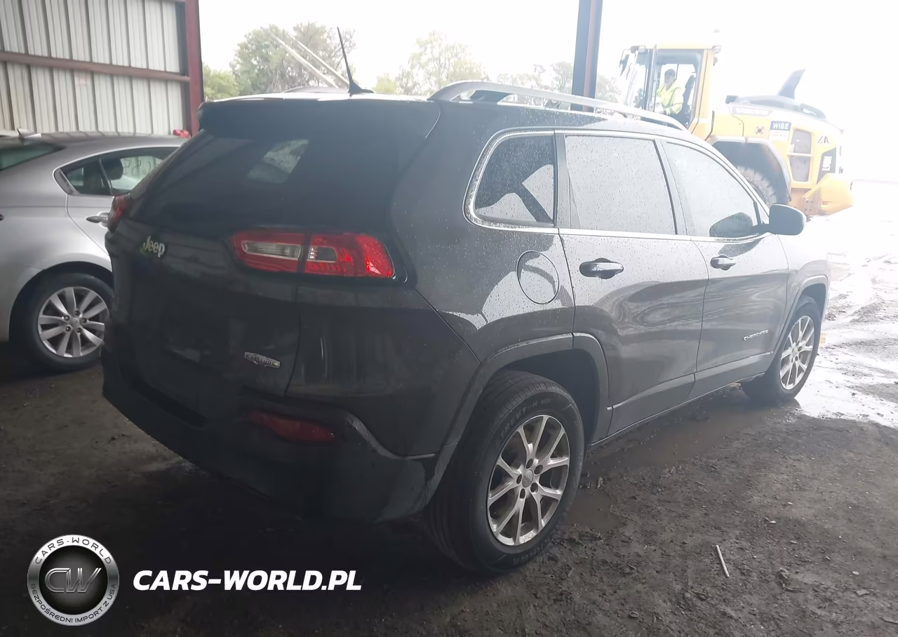 2015 Jeep Cherokee Latitude VIN:1C4PJMCB3FW687299 - 4