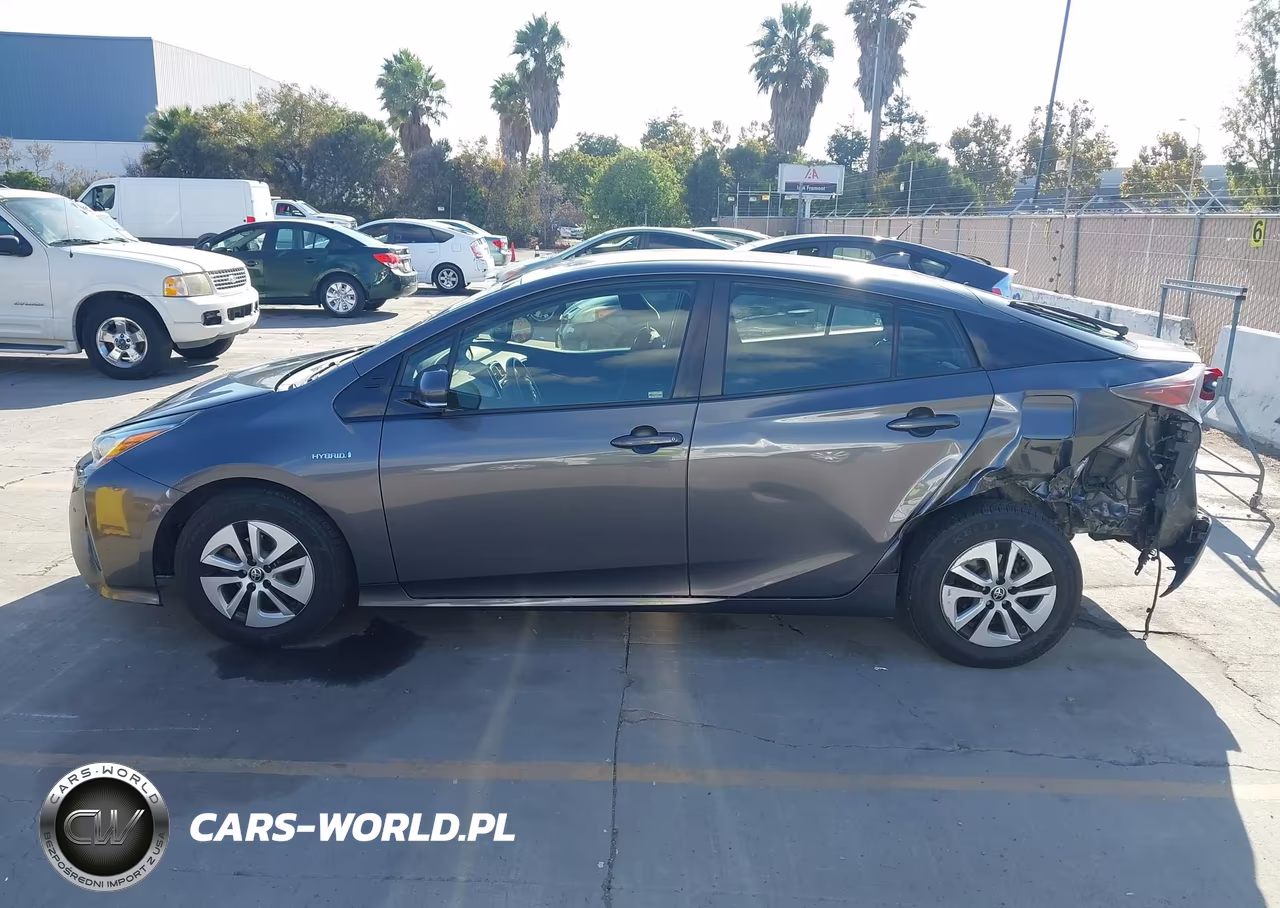 2018 Toyota Prius Two VIN:JTDKBRFU7J3064635 - 15