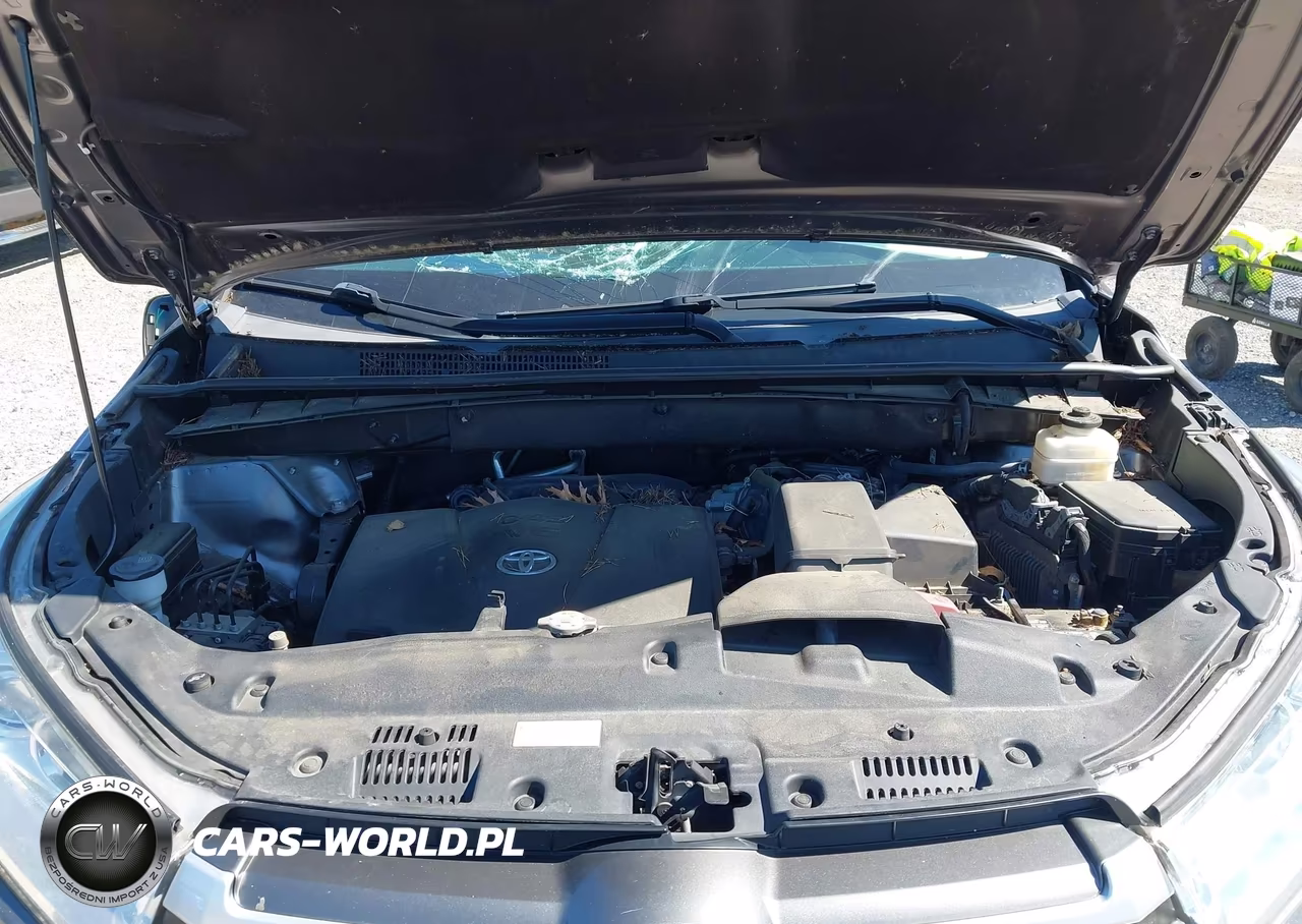 2019 Toyota Highlander Le VIN:5TDBZRFH0KS741393 - 10
