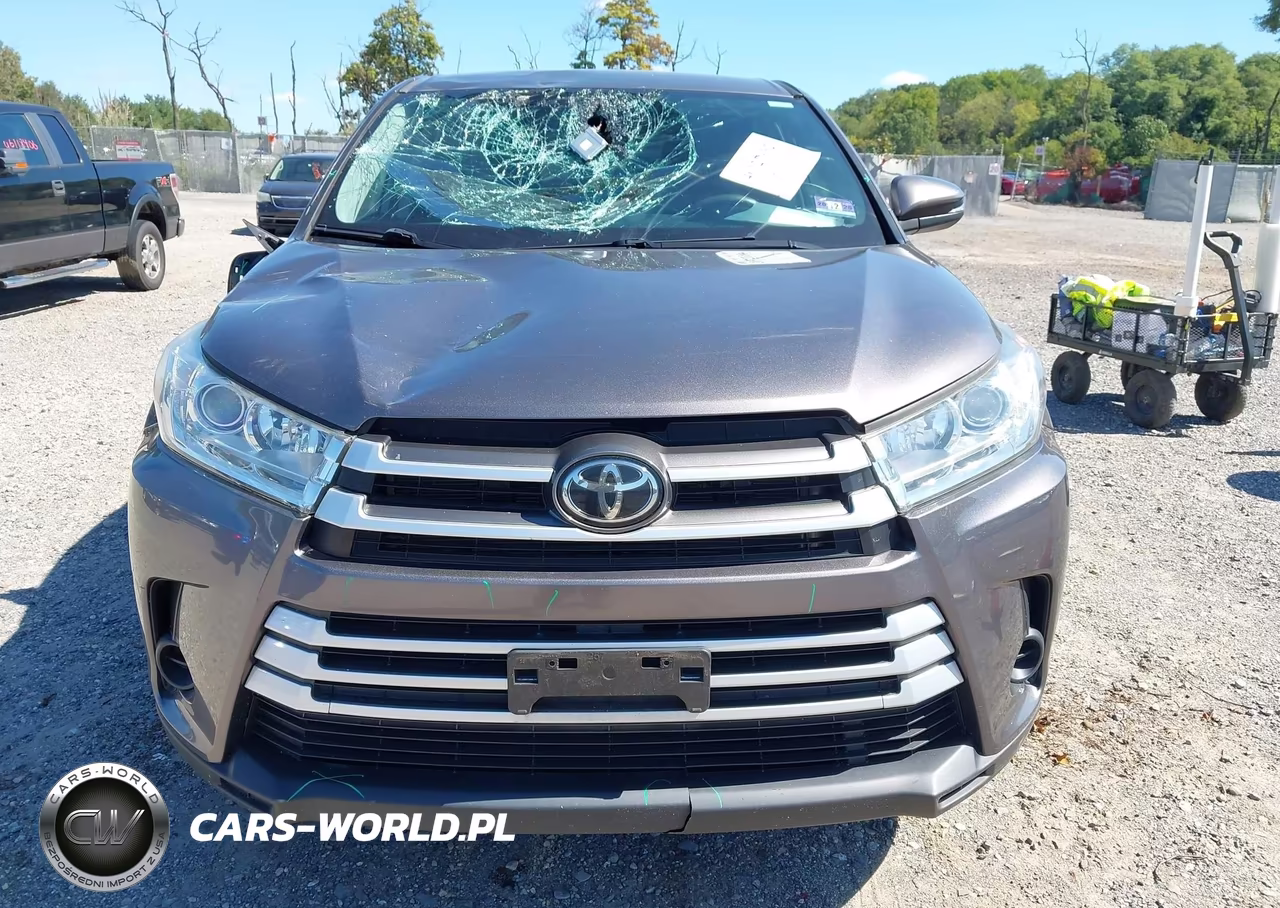 2019 Toyota Highlander Le VIN:5TDBZRFH0KS741393 - 12