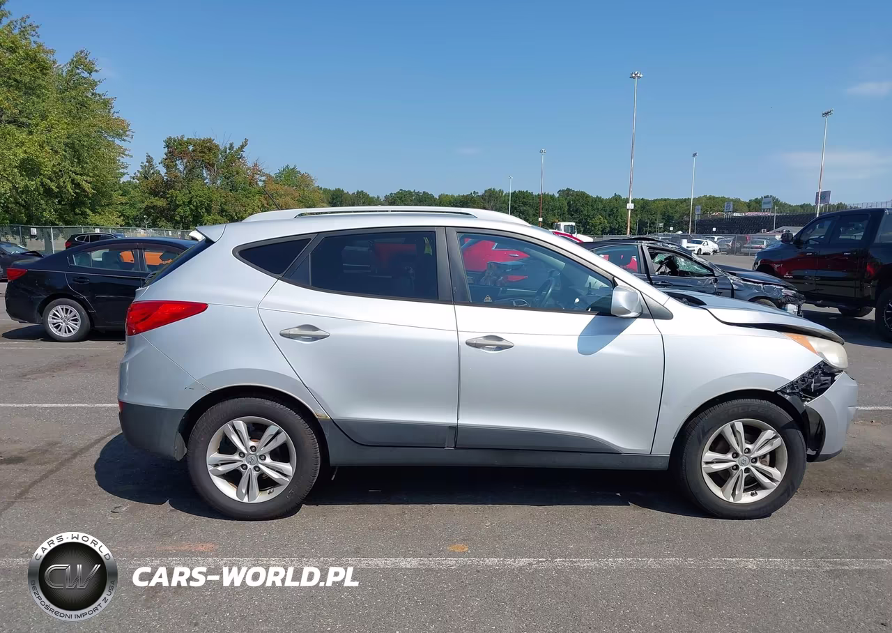 2011 Hyundai Tucson Gls VIN:KM8JU3AC0BU137918 - 13