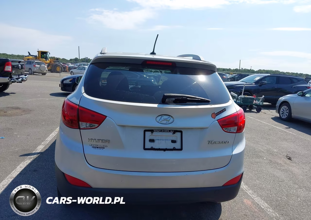 2011 Hyundai Tucson Gls VIN:KM8JU3AC0BU137918 - 16