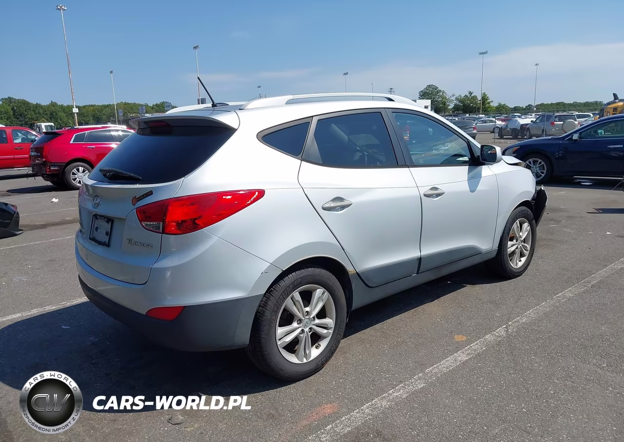 2011 Hyundai Tucson Gls VIN:KM8JU3AC0BU137918 - 4