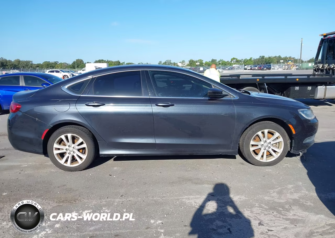 2016 Chrysler 200 Limited Platinum VIN:1C3CCCAG6GN184587 - 13
