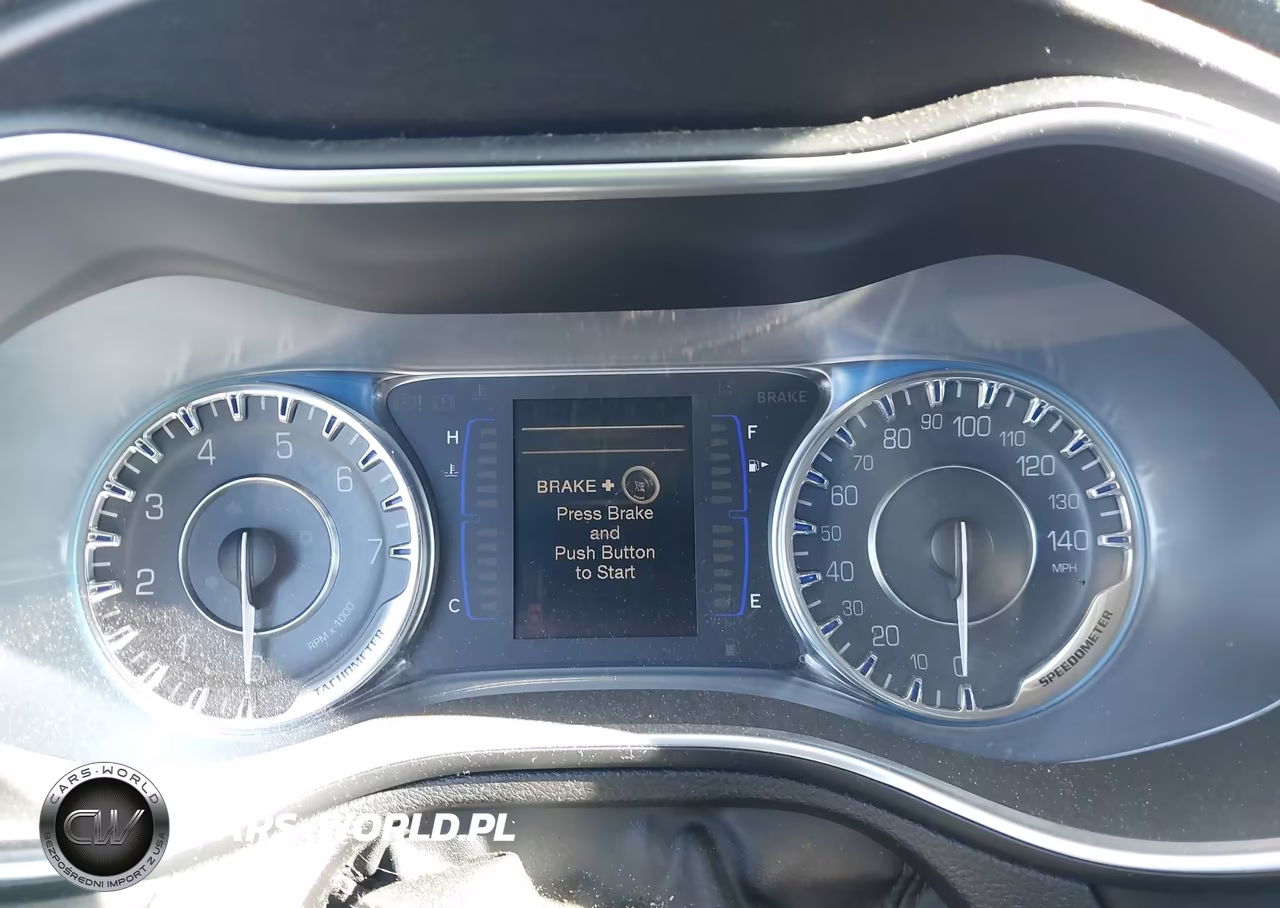 2016 Chrysler 200 Limited Platinum VIN:1C3CCCAG6GN184587 - 7