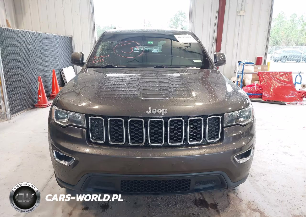 2018 Jeep Grand Cherokee Laredo E 4X4 VIN:1C4RJFAG3JC351245 - 13