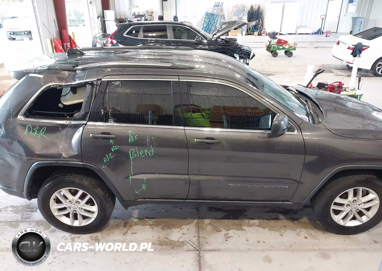 2018 Jeep Grand Cherokee Laredo E 4X4 VIN:1C4RJFAG3JC351245 - 14