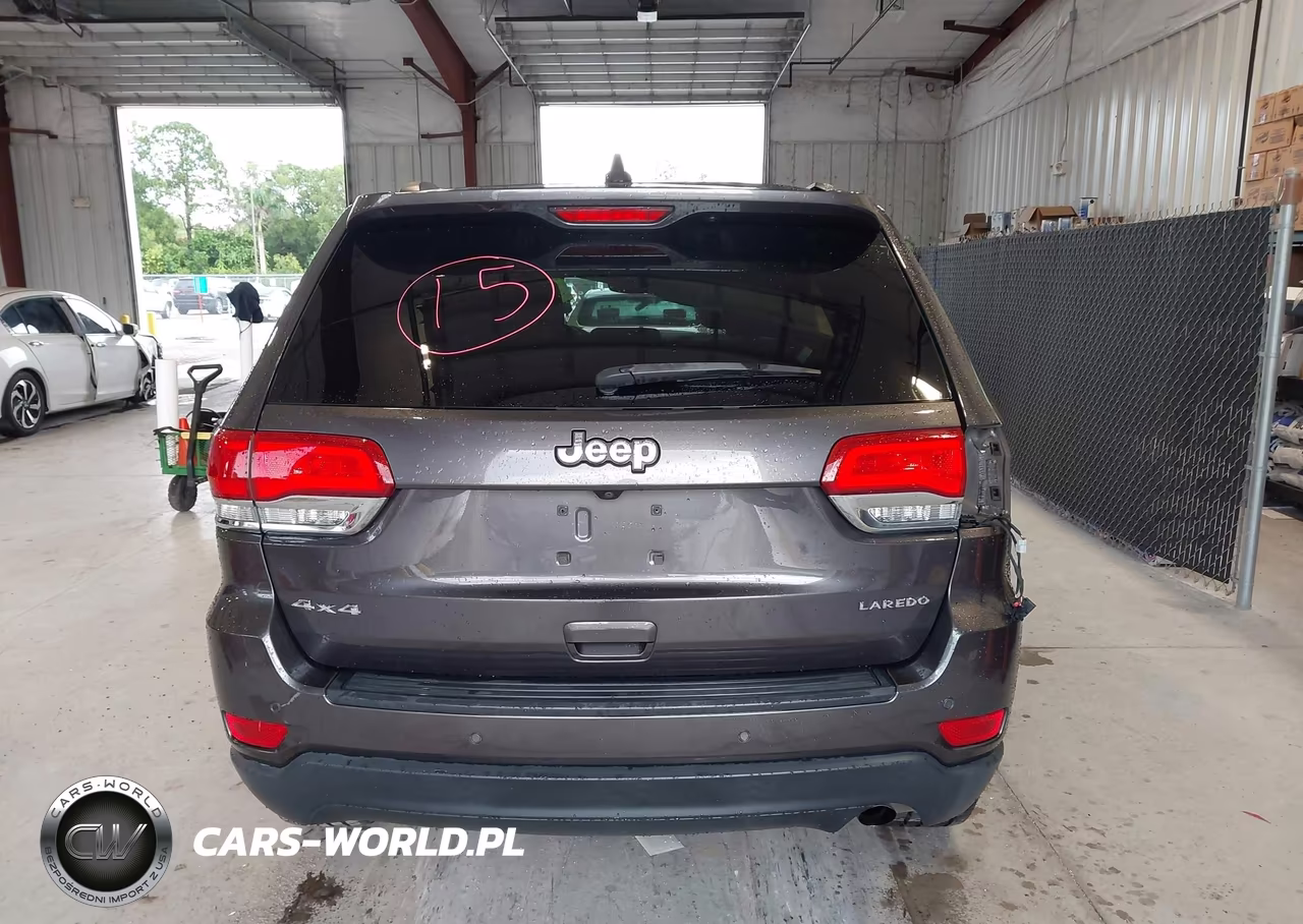 2018 Jeep Grand Cherokee Laredo E 4X4 VIN:1C4RJFAG3JC351245 - 17