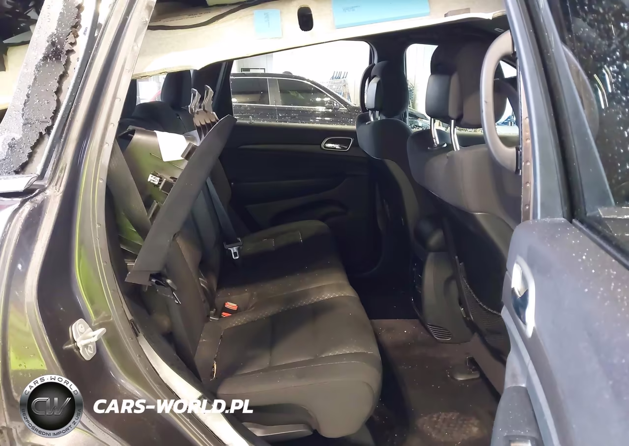 2018 Jeep Grand Cherokee Laredo E 4X4 VIN:1C4RJFAG3JC351245 - 8