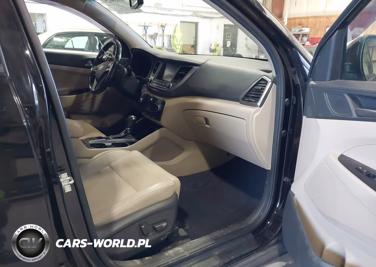 2017 Hyundai Tucson Se Plus VIN:KM8J3CA41HU404813 - 5