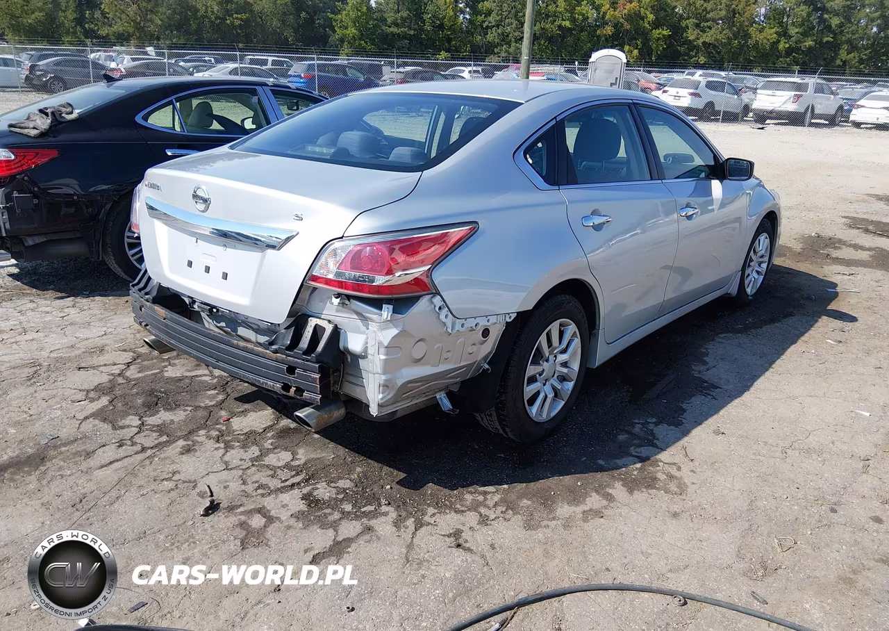 2015 Nissan Altima 2.5 S VIN:1N4AL3AP4FC200871 - 4