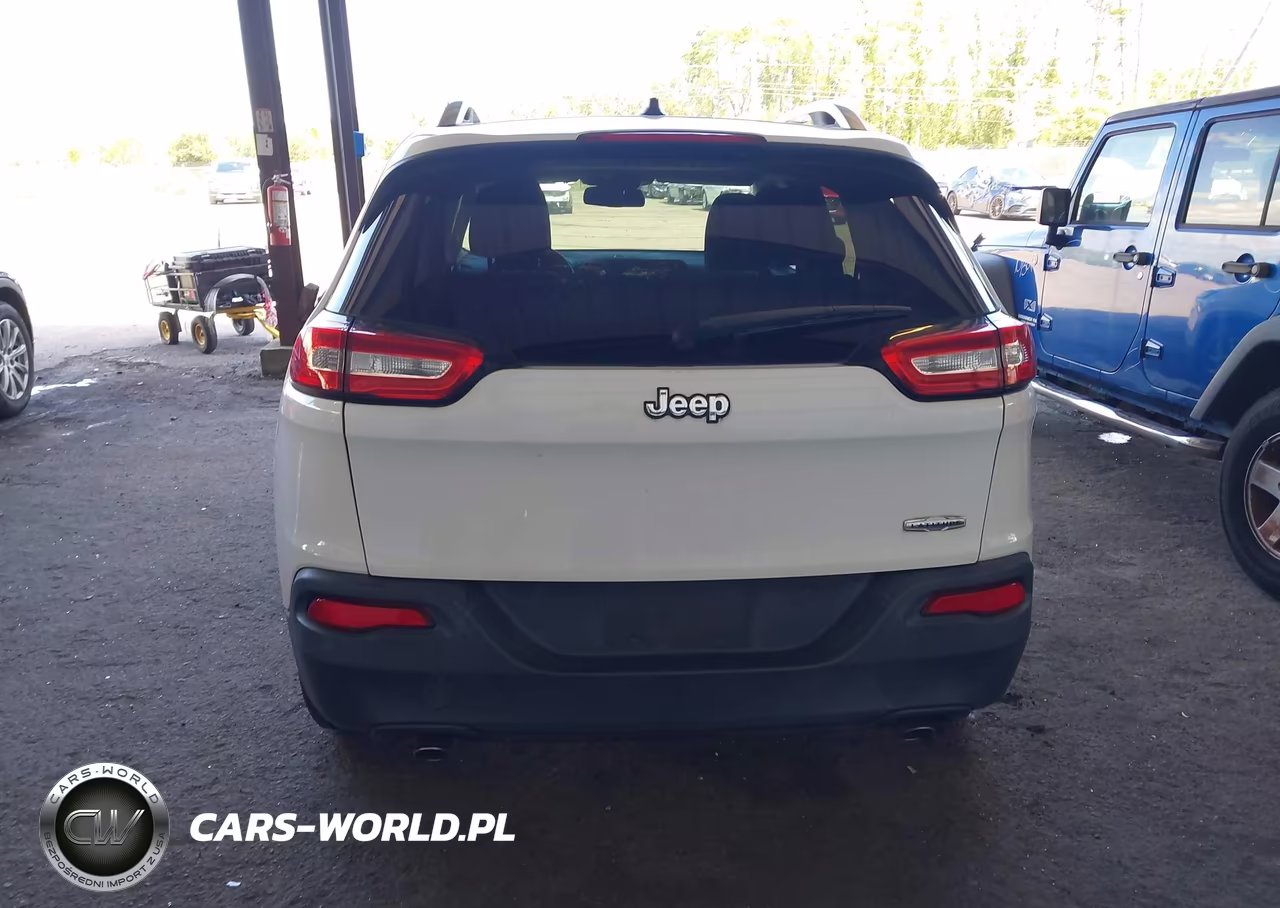 2014 Jeep Cherokee Latitude VIN:1C4PJLCS8EW103276 - 16