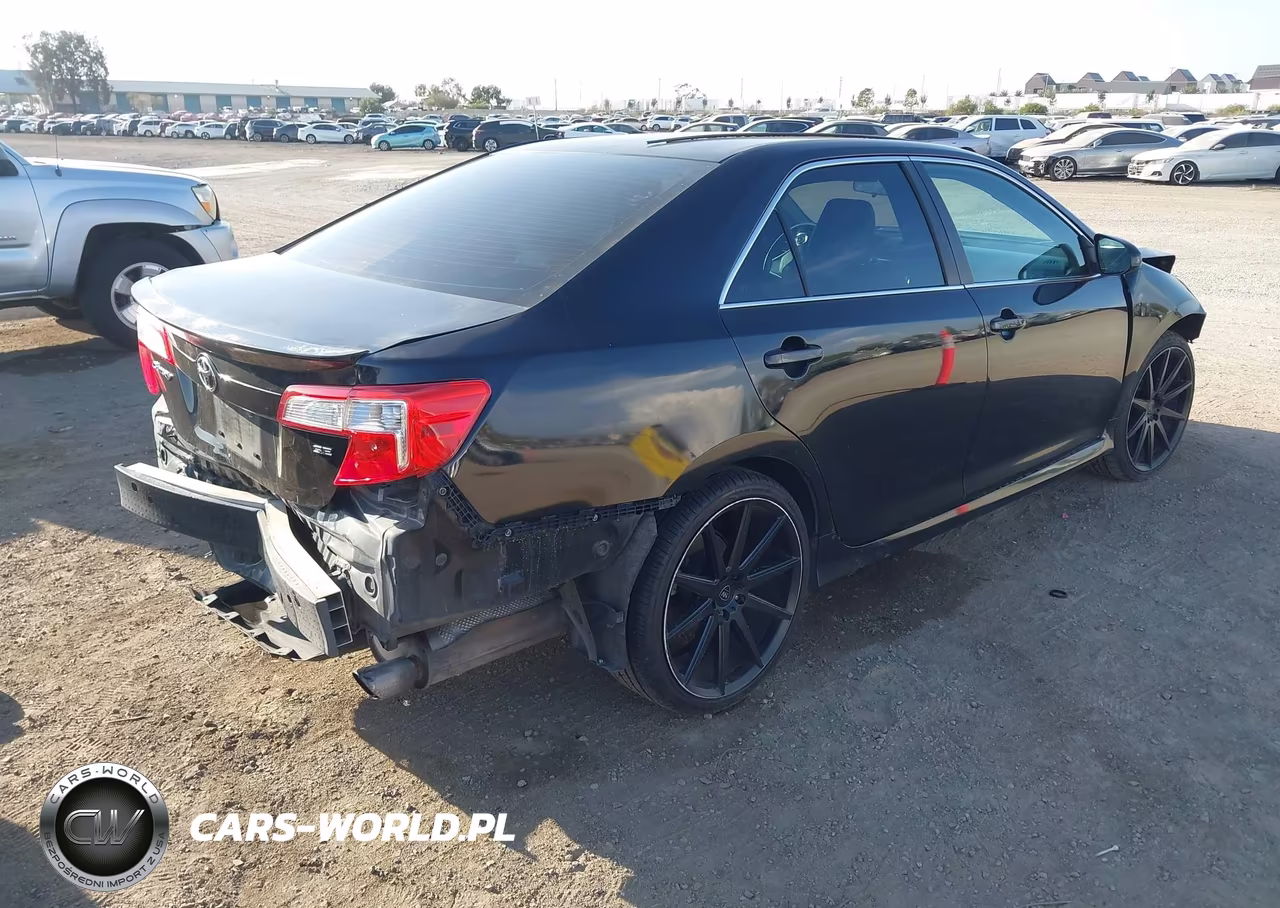 2014 Toyota Camry Se VIN:4T1BF1FKXEU320623 - 4
