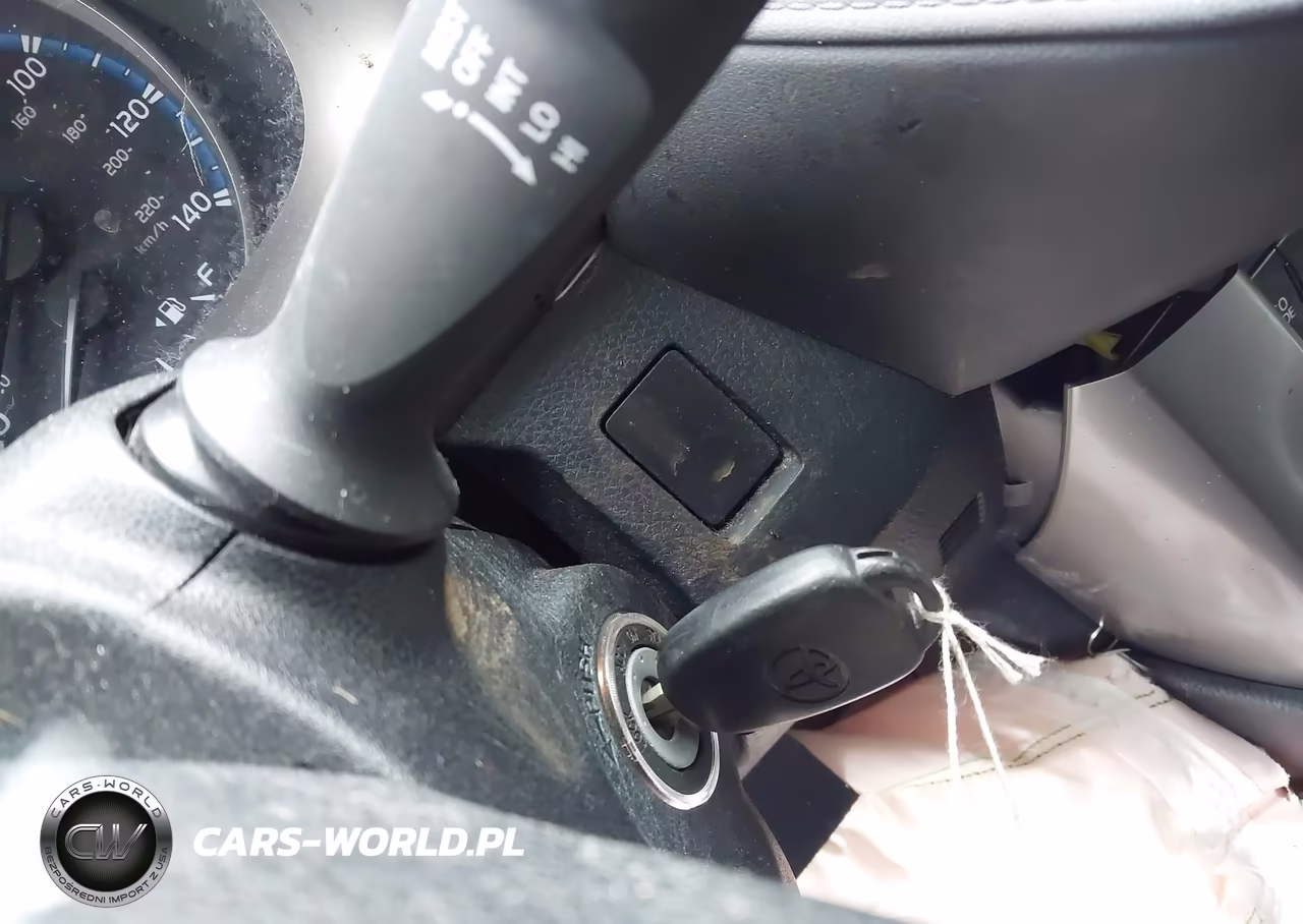 2018 Toyota Rav4 Le VIN:JTMBFREV2JD236336 - 11