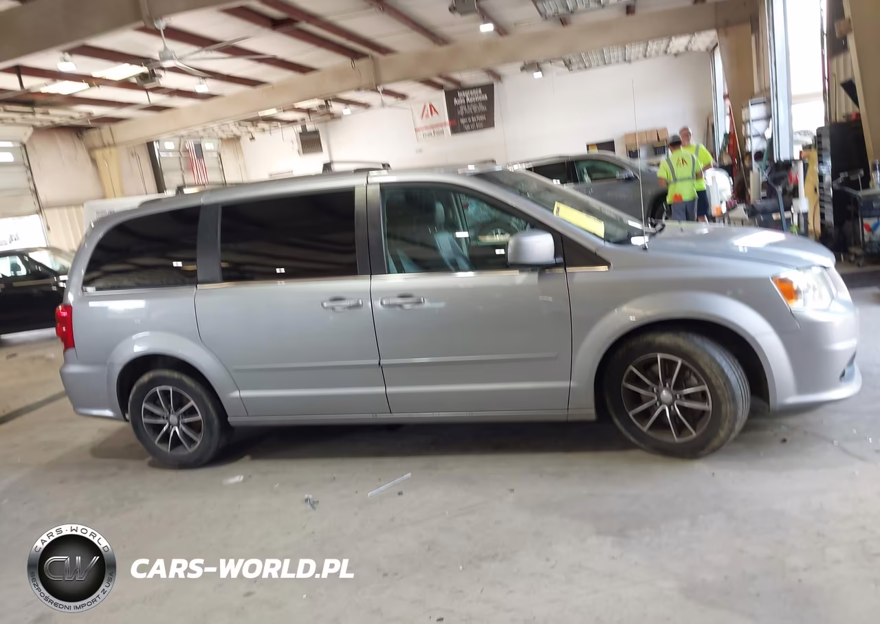 2017 Dodge Grand Caravan Sxt VIN:2C4RDGCG7HR845300 - 13