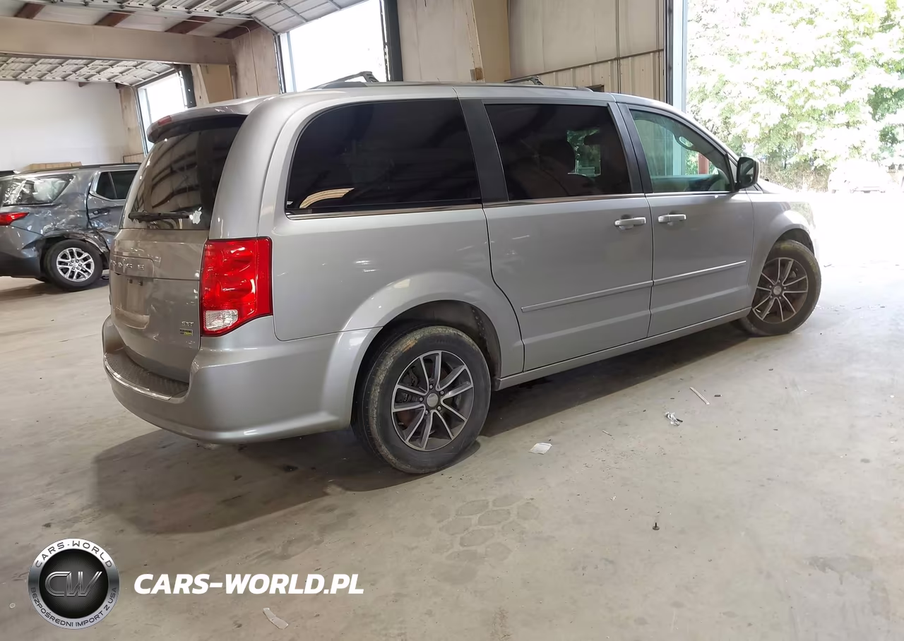 2017 Dodge Grand Caravan Sxt VIN:2C4RDGCG7HR845300 - 4