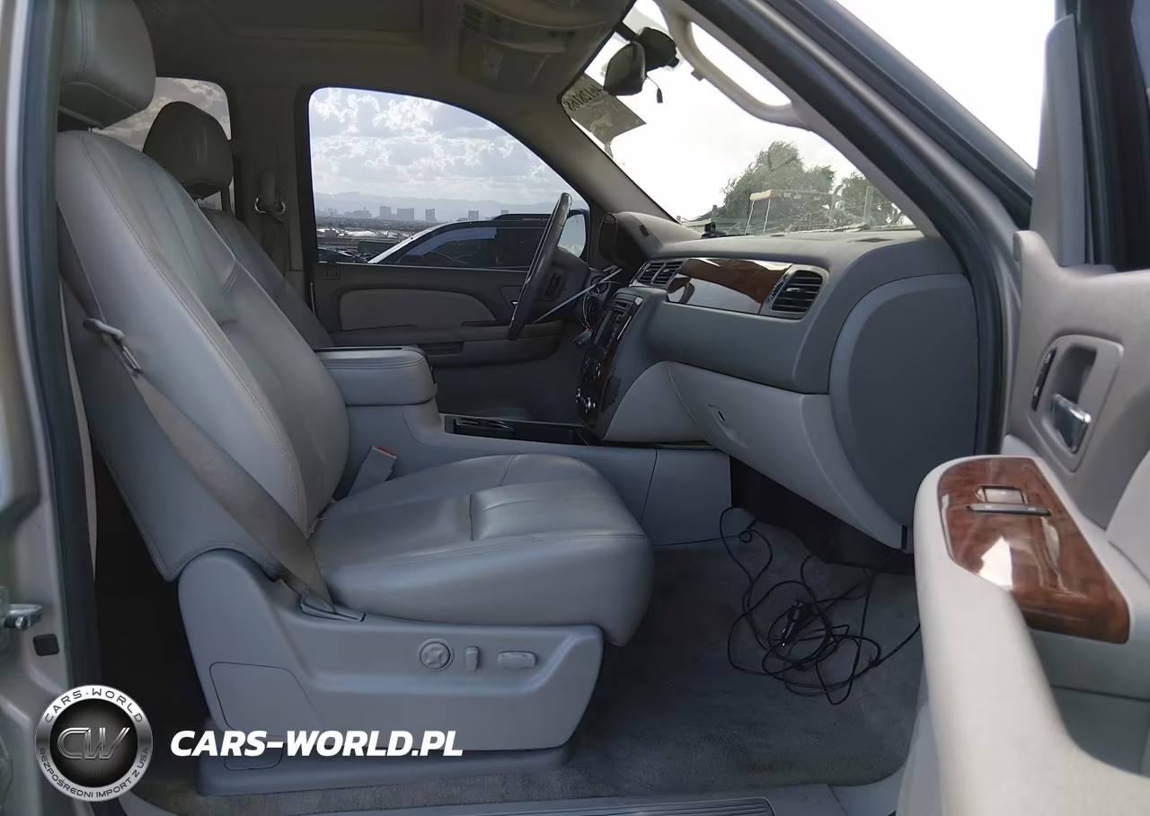 2007 Chevrolet Tahoe Ltz VIN:1GNFK13017J132816 - 4