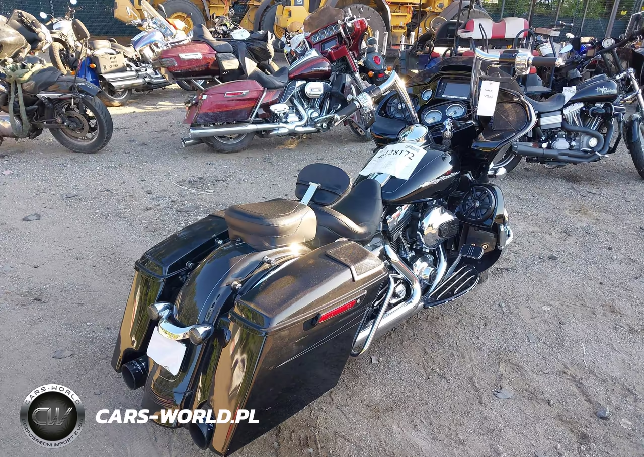 2015 Harley-Davidson Fltrxs Road Glide Special VIN:1HD1KTM15FB700983 - 4