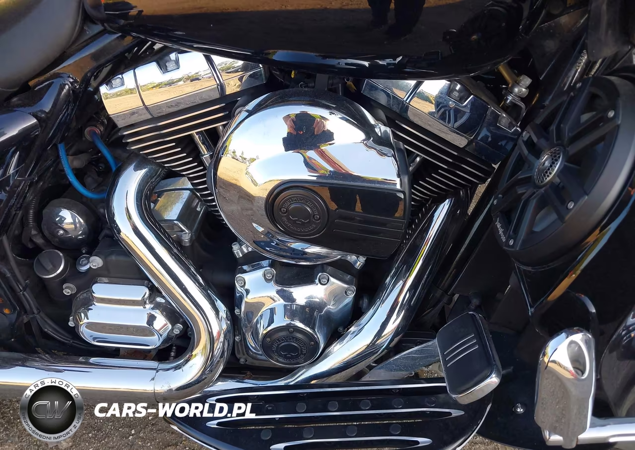 2015 Harley-Davidson Fltrxs Road Glide Special VIN:1HD1KTM15FB700983 - 8