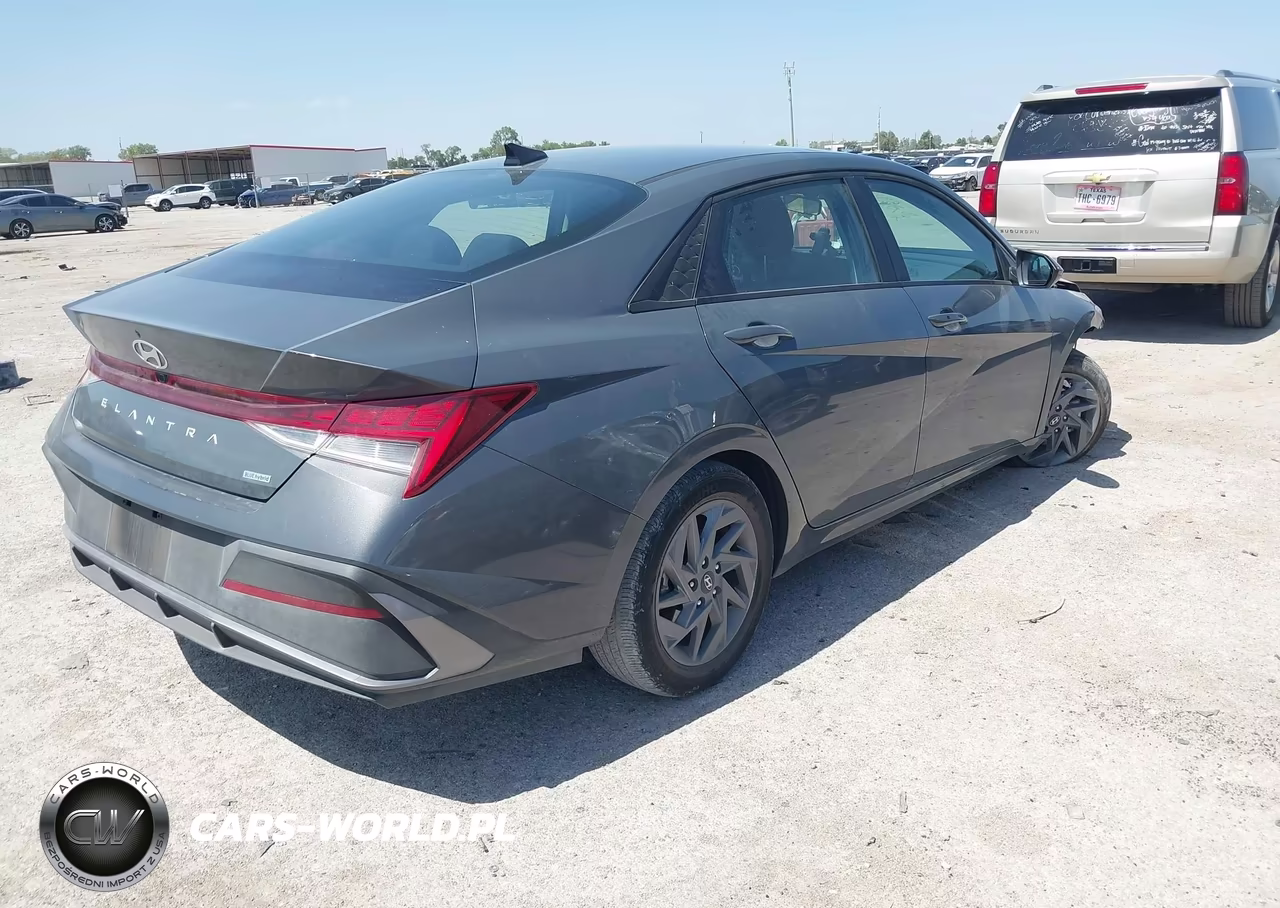 2024 Hyundai Elantra Hybrid Blue VIN:KMHLM4DJ6RU109527 - 4