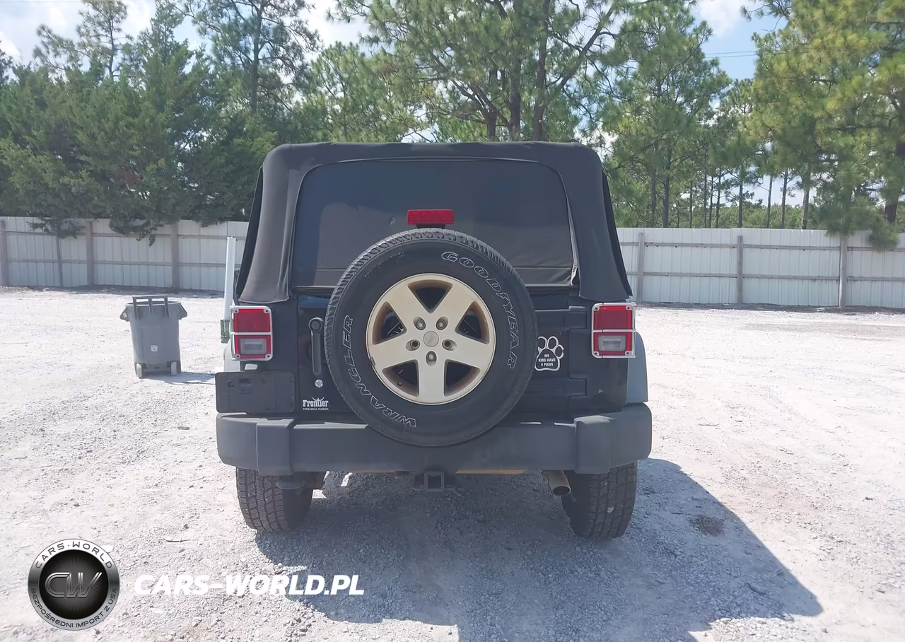 2011 Jeep Wrangler Sport VIN:1J4AA2D18BL630991 - 17