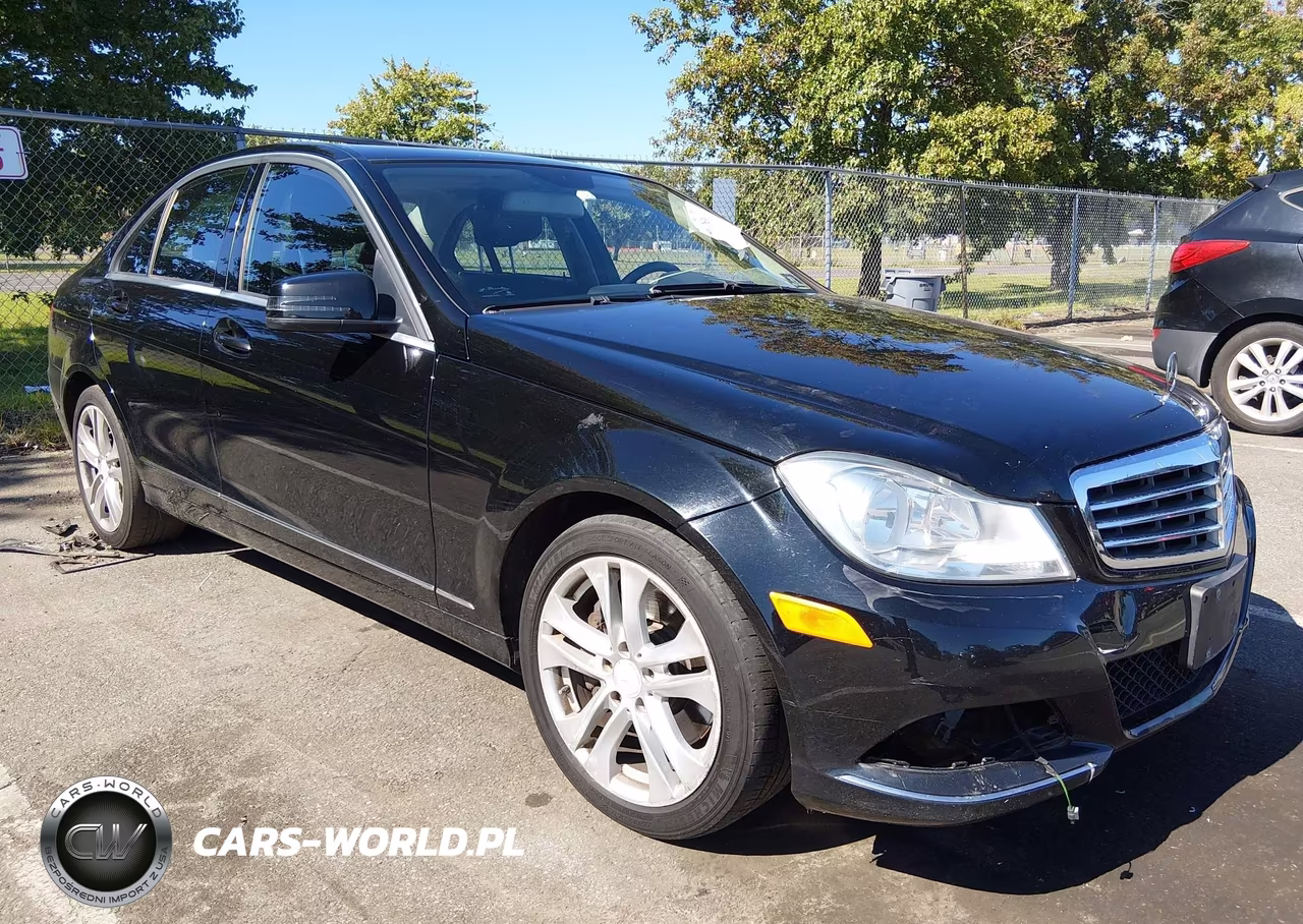 2013 Mercedes-Benz C 300 Luxury 4Matic