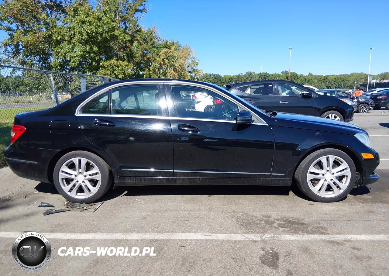 2013 Mercedes-Benz C 300 Luxury 4Matic VIN:WDDGF8AB4DF969787 - 13