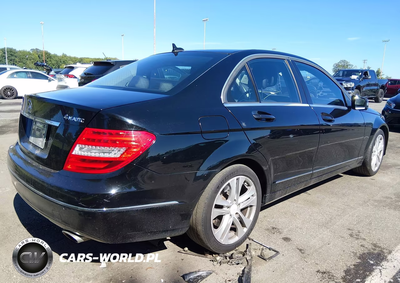 2013 Mercedes-Benz C 300 Luxury 4Matic VIN:WDDGF8AB4DF969787 - 4