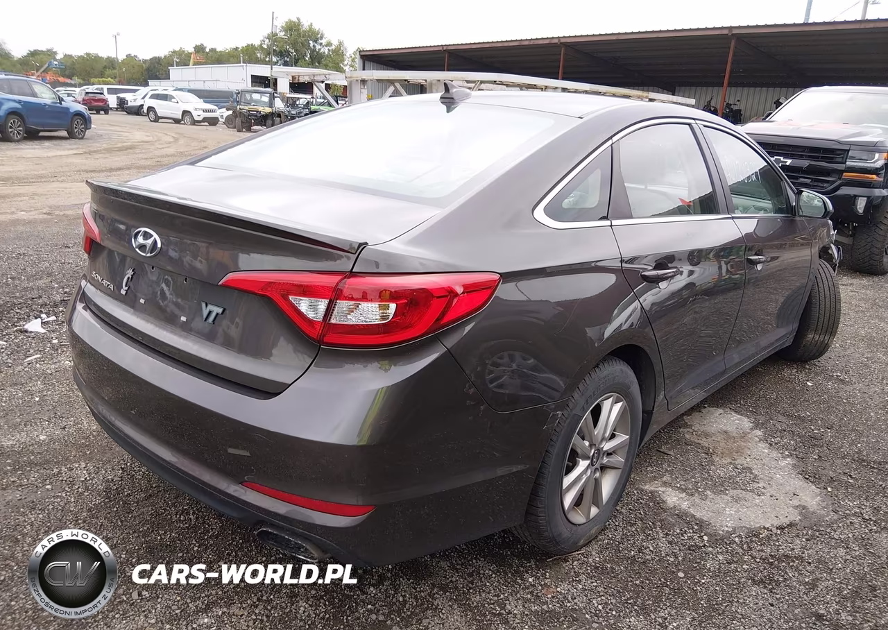 2016 Hyundai Sonata Se VIN:5NPE24AF9GH390944 - 4
