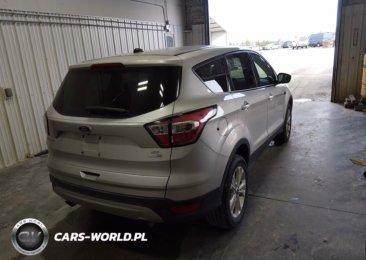 2017 Ford Escape Se VIN:1FMCU9GD4HUE50412 - 4