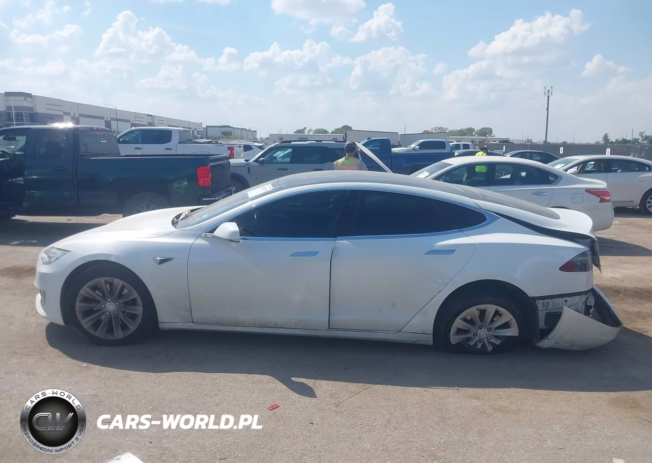 2017 Tesla Model S 60-75 VIN:5YJSA1E1XHF204492 - 11