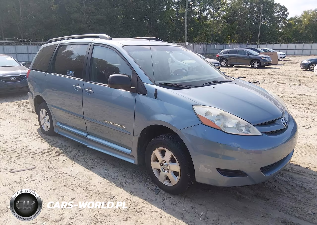 2006 Toyota Sienna Le 8 Passenger