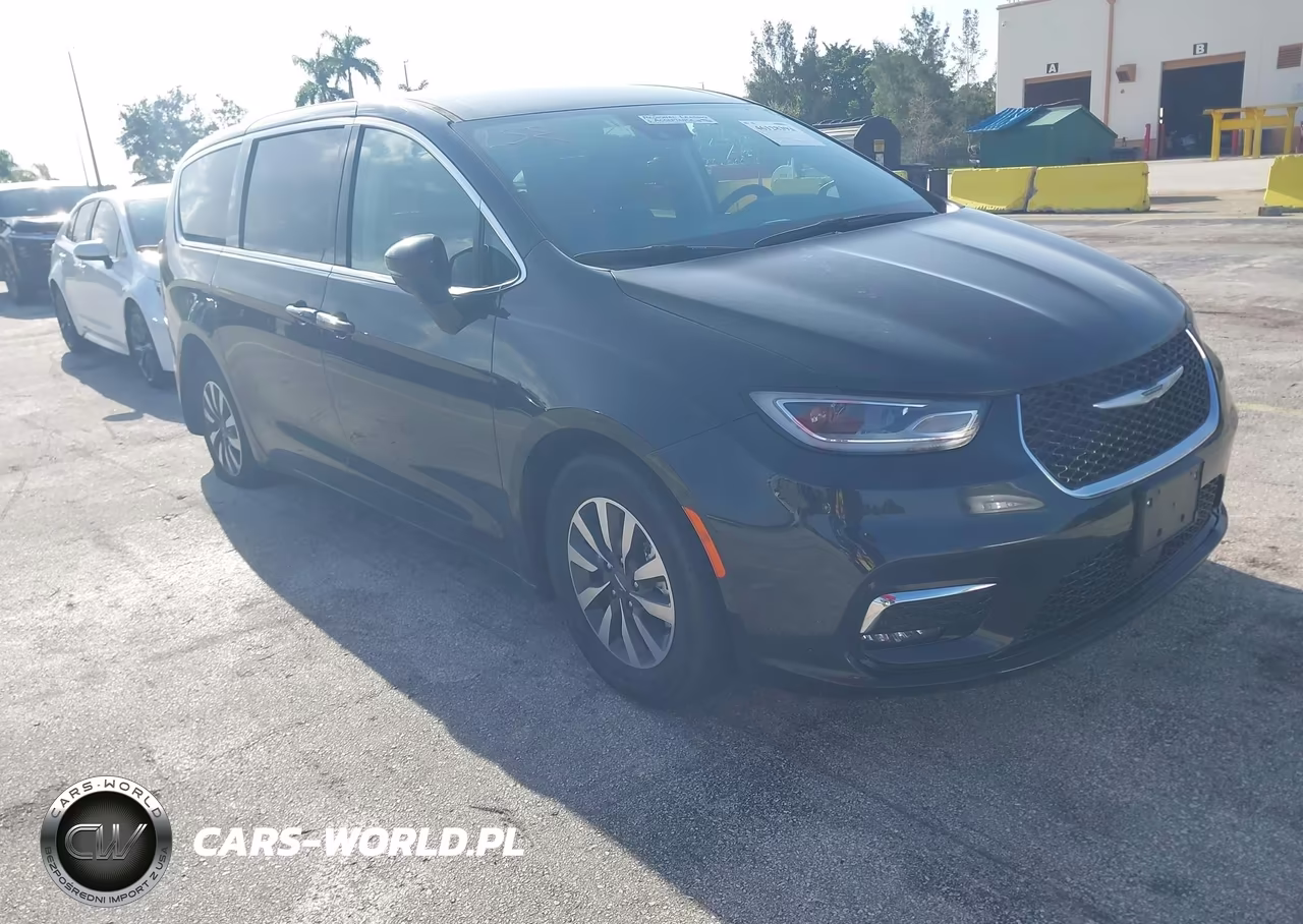 2023 Chrysler Pacifica Hybrid Touring L VIN:2C4RC1L71PR626282 - 1
