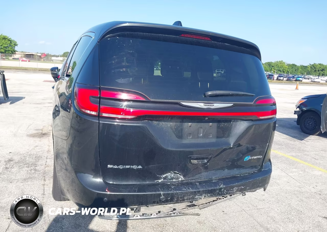 2023 Chrysler Pacifica Hybrid Touring L VIN:2C4RC1L71PR626282 - 6