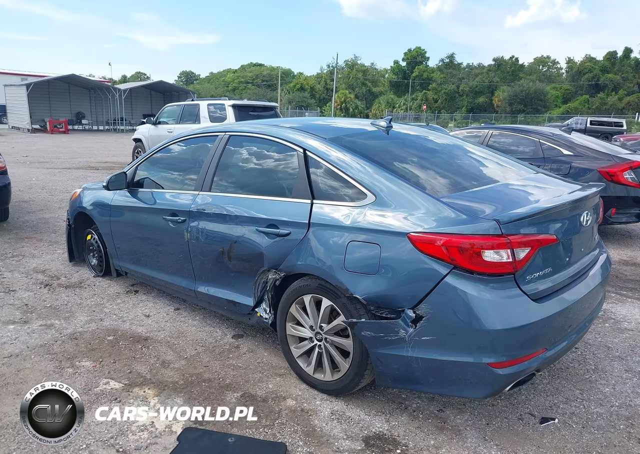 2016 Hyundai Sonata Sport VIN:5NPE34AF3GH311183 - 3