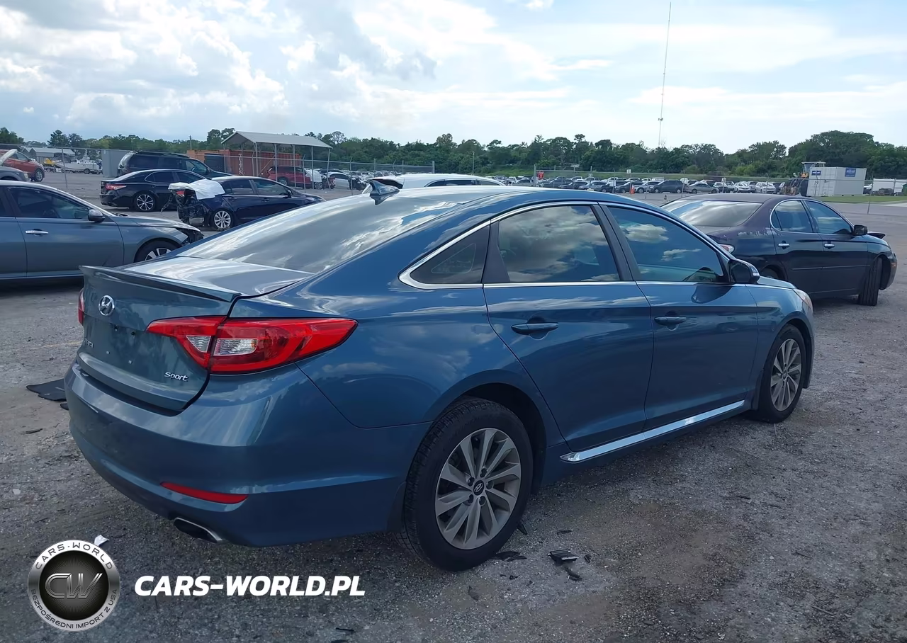2016 Hyundai Sonata Sport VIN:5NPE34AF3GH311183 - 4
