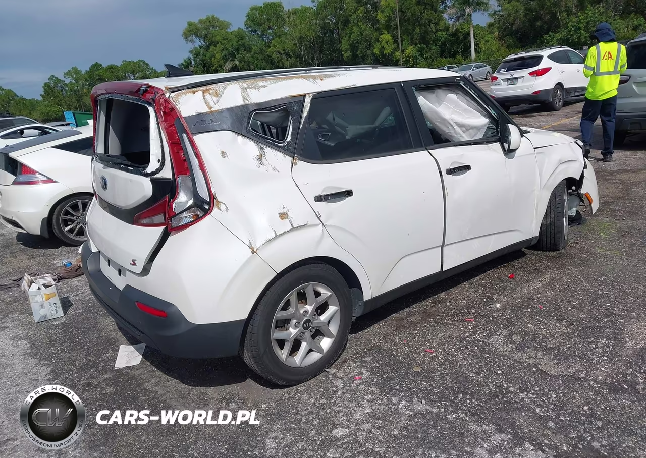 2021 Kia Soul S VIN:KNDJ23AU9M7773905 - 4