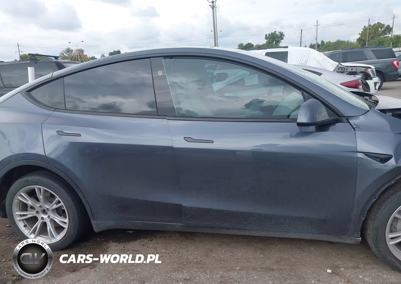 2023 Tesla Model Y Awd-Long Range Dual Motor All-Wheel Drive VIN:7SAYGDEE0PA192378 - 13