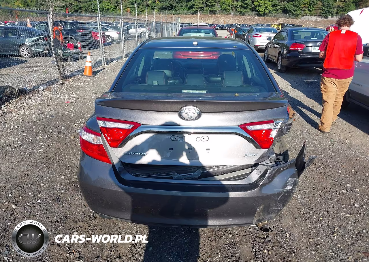 2017 Toyota Camry Xse VIN:4T1BF1FKXHU691074 - 16