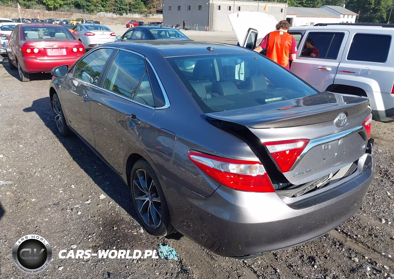 2017 Toyota Camry Xse VIN:4T1BF1FKXHU691074 - 3