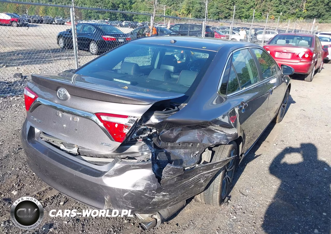 2017 Toyota Camry Xse VIN:4T1BF1FKXHU691074 - 4