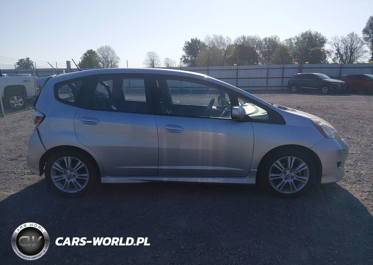 2011 Honda Fit Sport VIN:JHMGE8H59BC001517 - 13