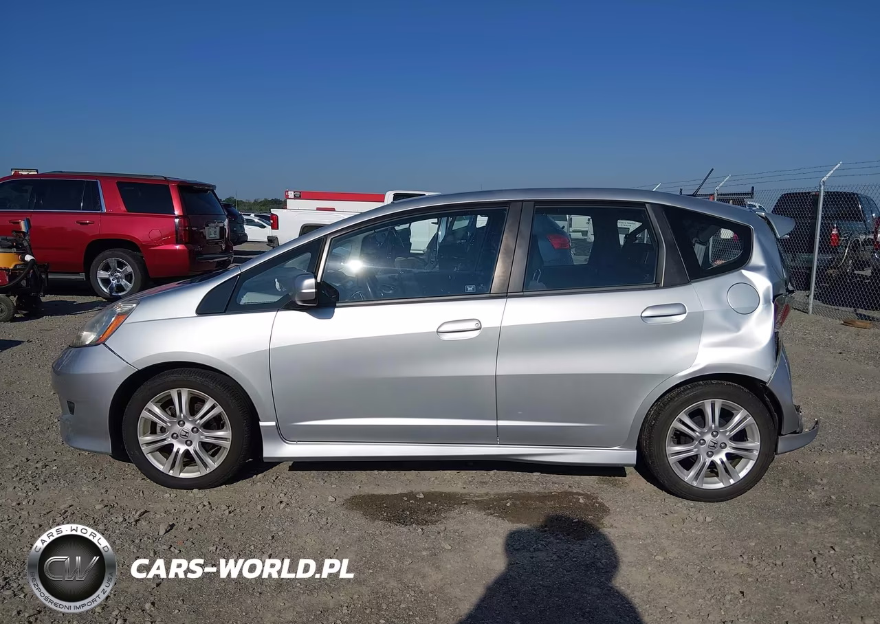 2011 Honda Fit Sport VIN:JHMGE8H59BC001517 - 14