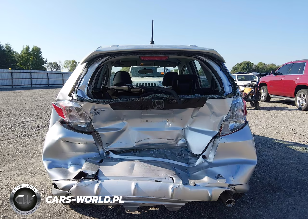 2011 Honda Fit Sport VIN:JHMGE8H59BC001517 - 16